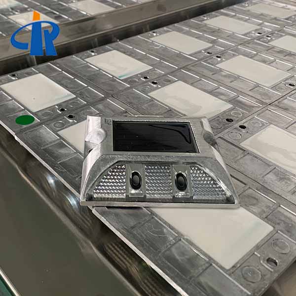 <h3>Tempered Glass Solar Powered Road Studs Factory In China </h3>
